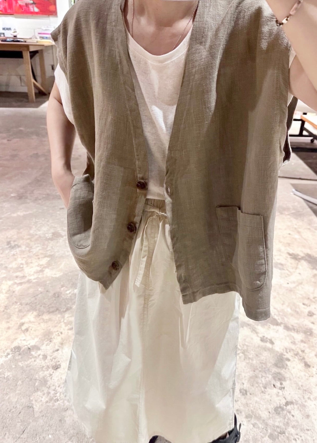 MZ811 V- NECK LINEN VEST