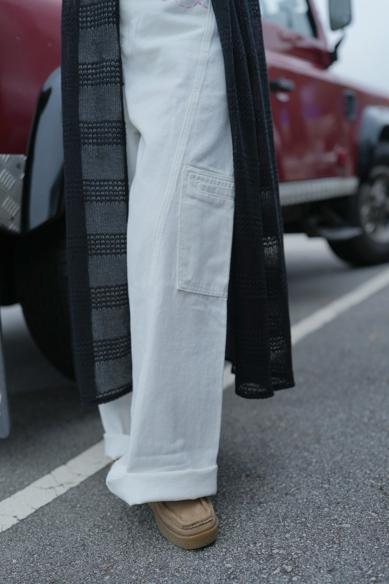 MZ740 EMBROIDERED POCKET JEANS