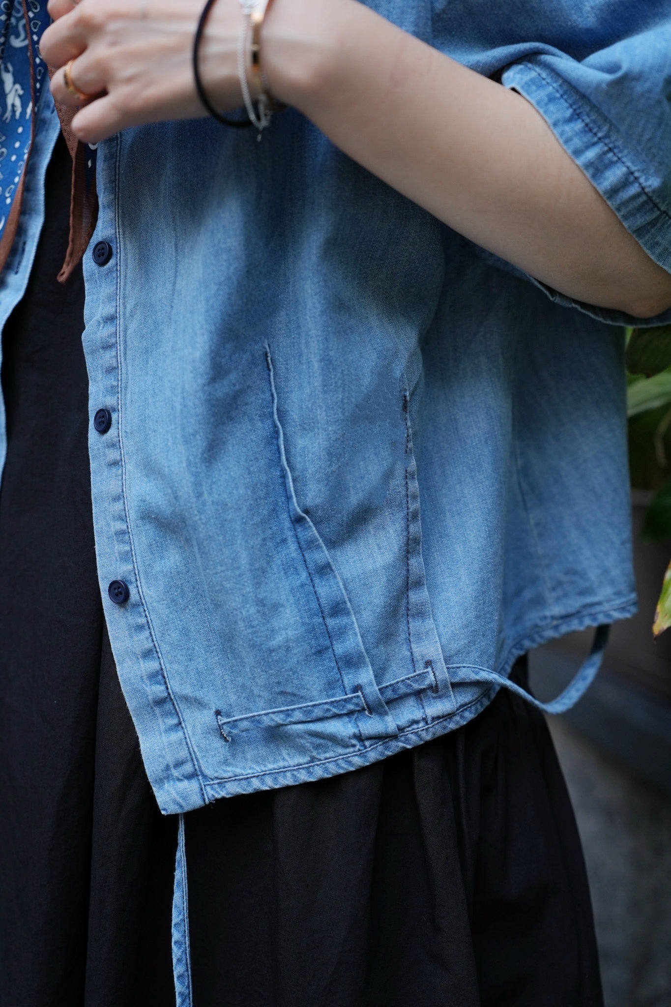 MZ826 PLEATED DENIM BOXY SHIRT
