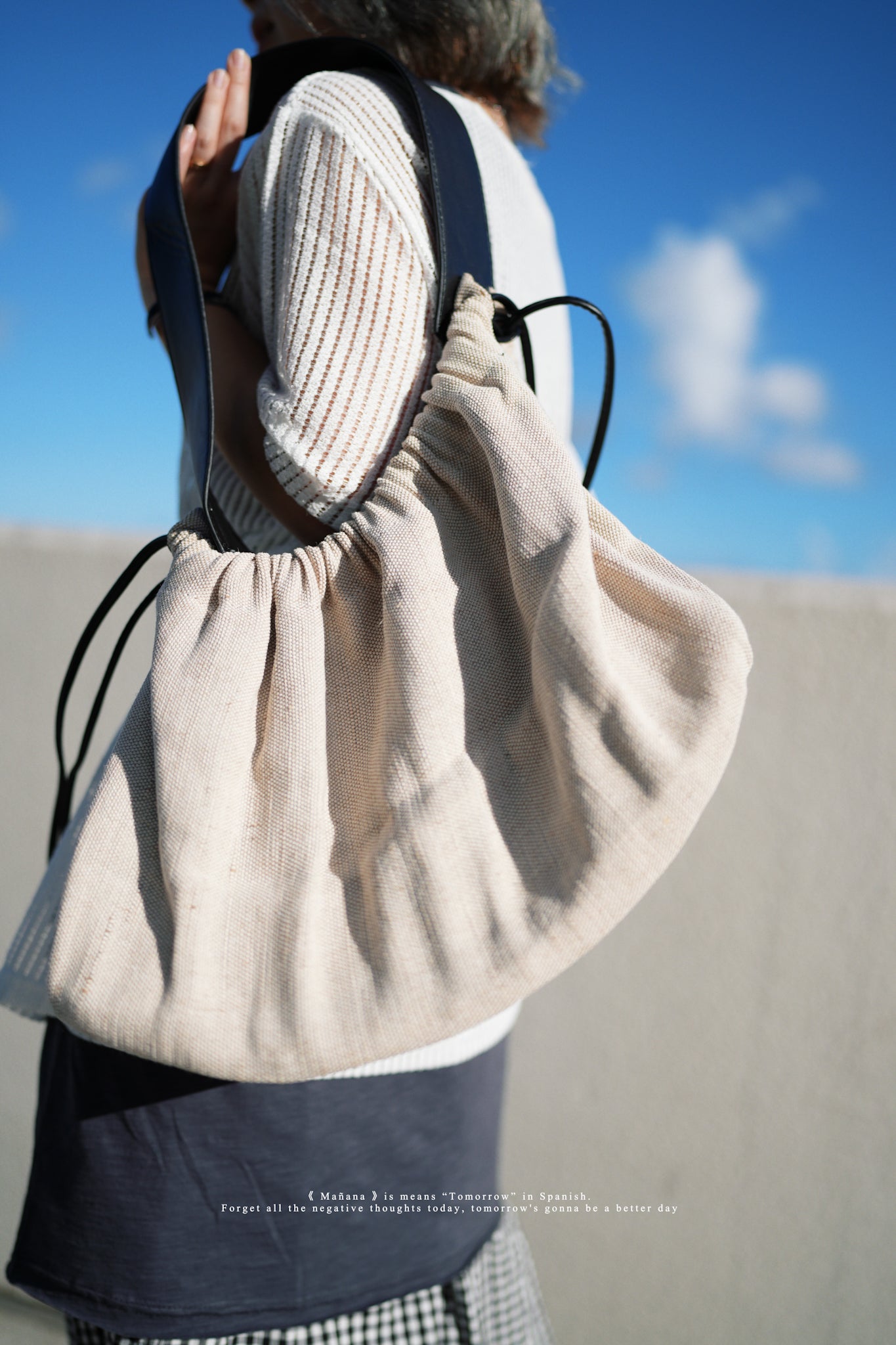 MZ381 Canvas Shoulder Bag