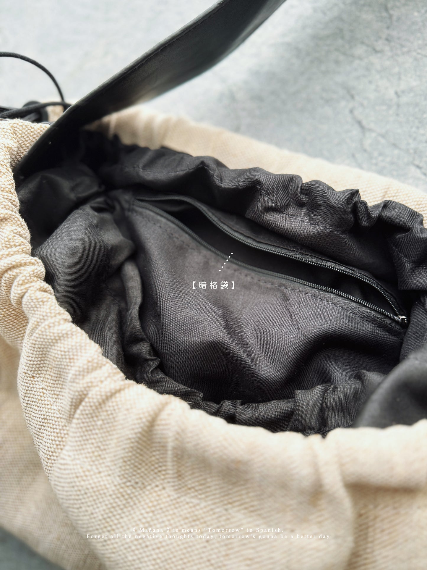 MZ381 Canvas Shoulder Bag