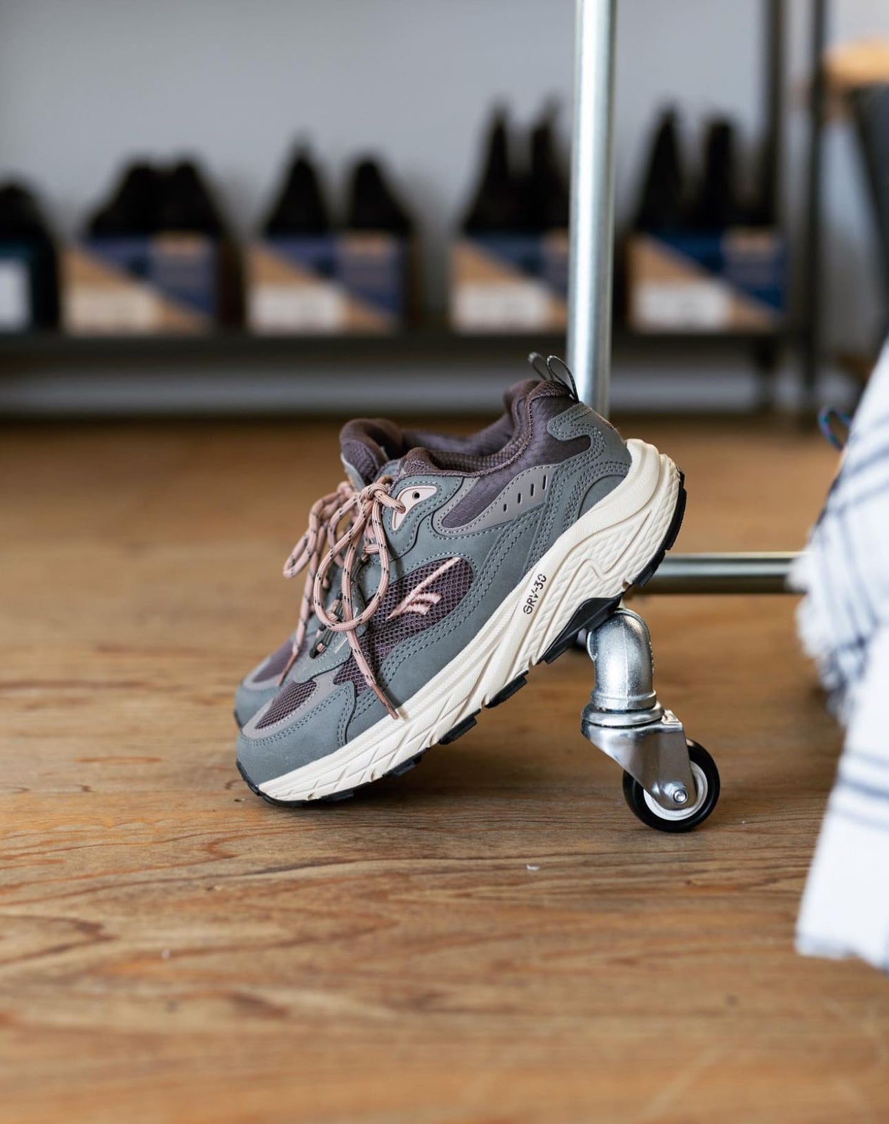 HI-TEC EASTEND WP Hiking Waterproof Sneakers