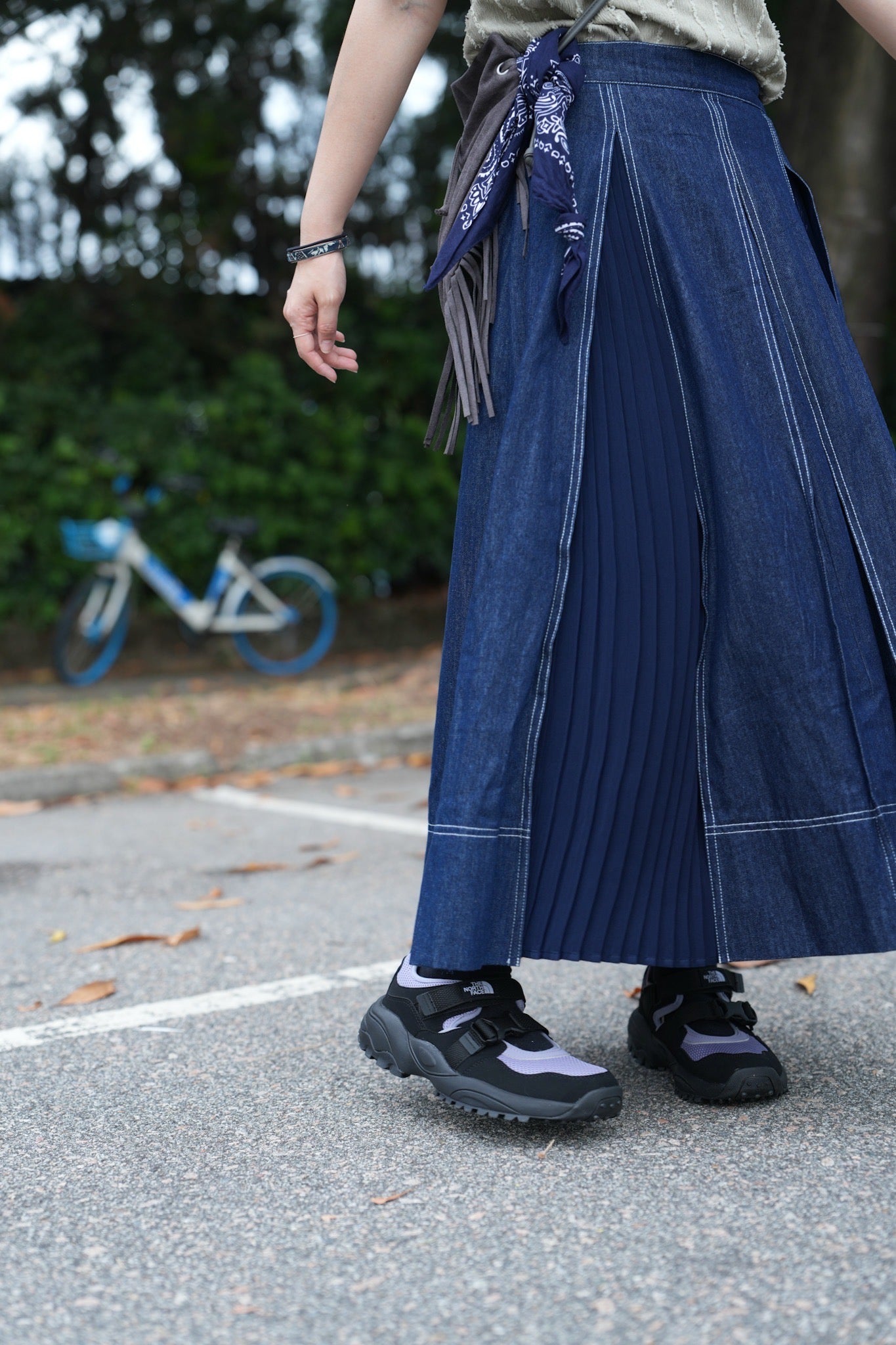 MZ749 PLEATED DENIM SKIRT