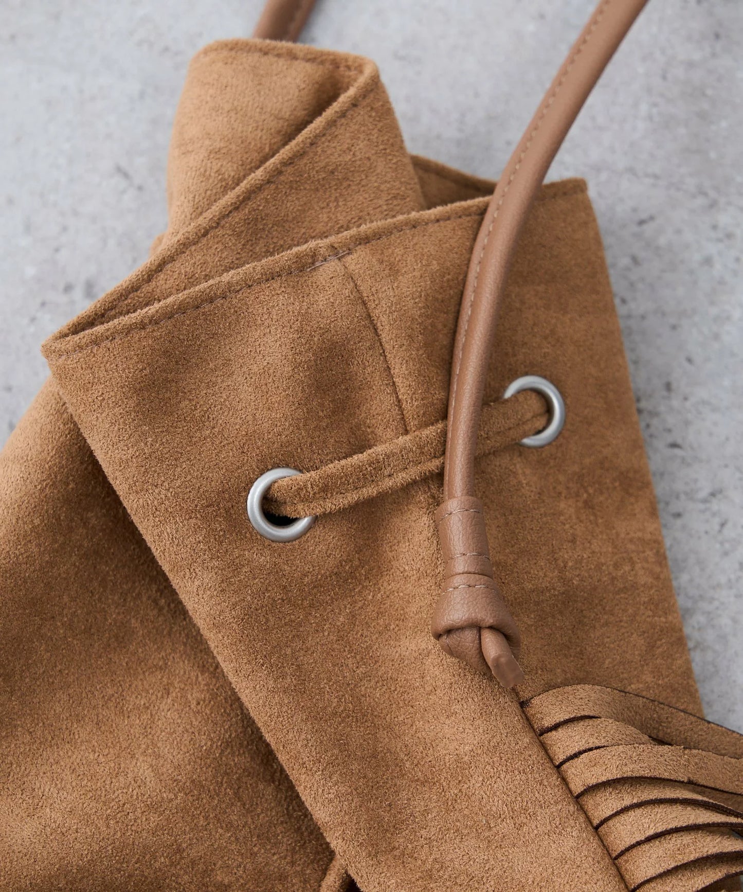 NA444 CONCHO SUEDE BAG