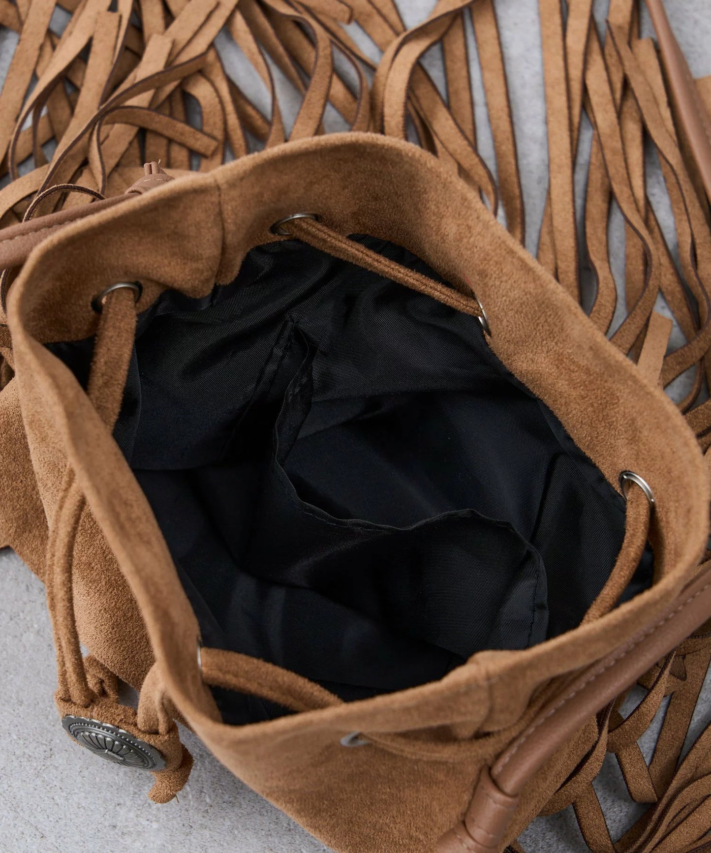 NA444 CONCHO SUEDE BAG