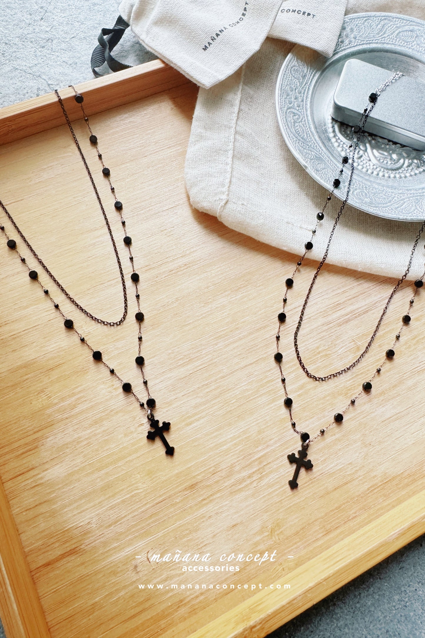 MZ634 DOUBLE LAYERED CROSS NECKLACE