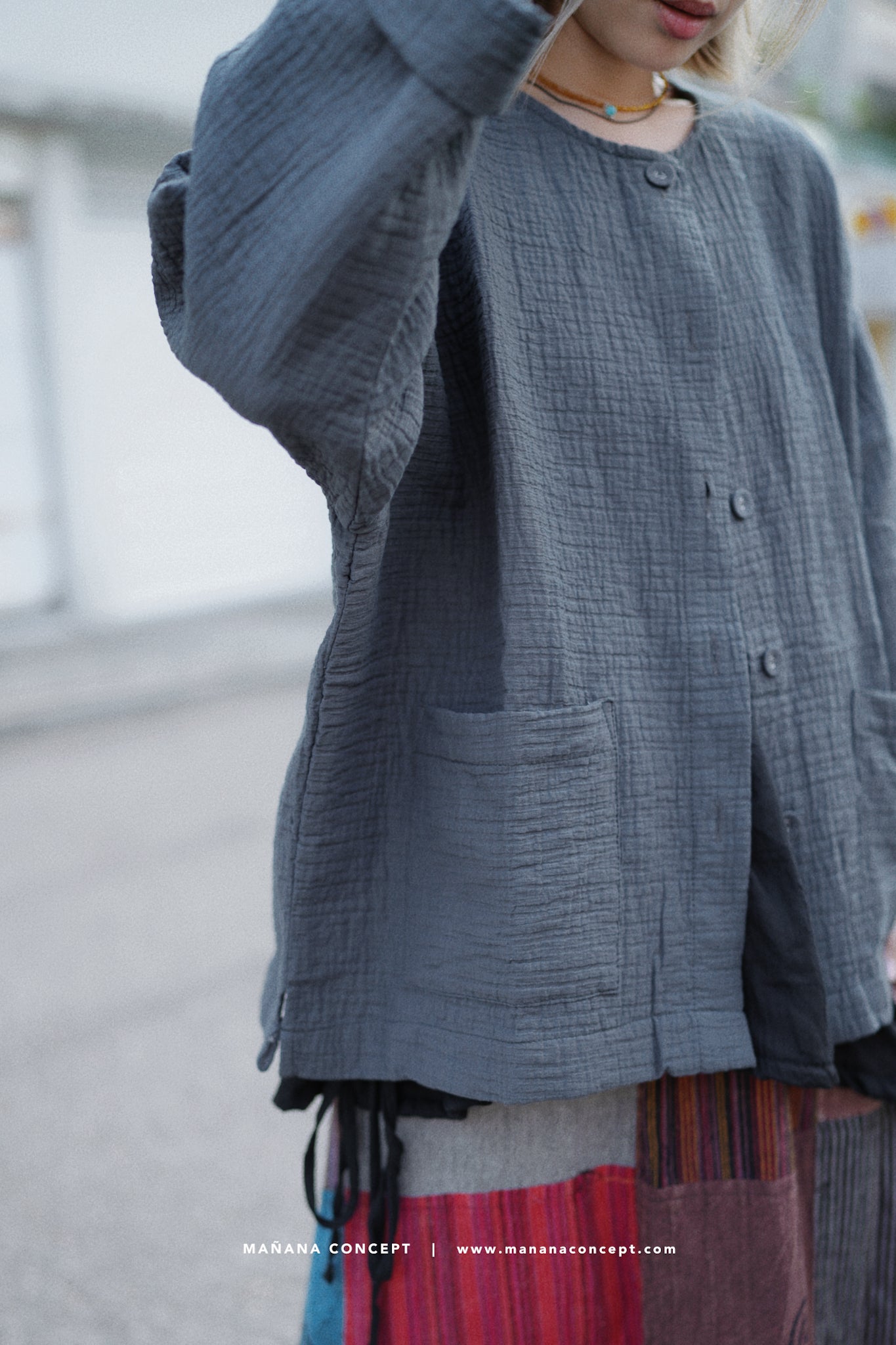 CA656 Hikari Light-Weight Crepe Cardigan