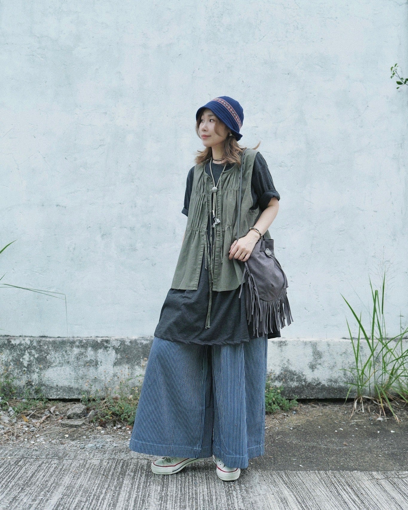 NA444 CONCHO SUEDE BAG