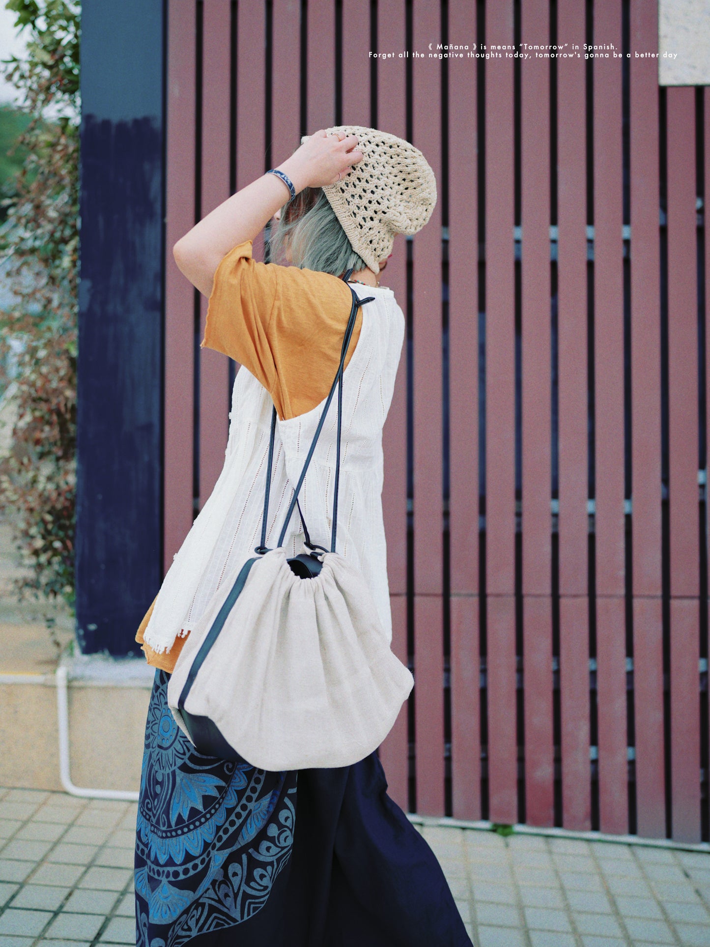MZ381 Canvas Shoulder Bag
