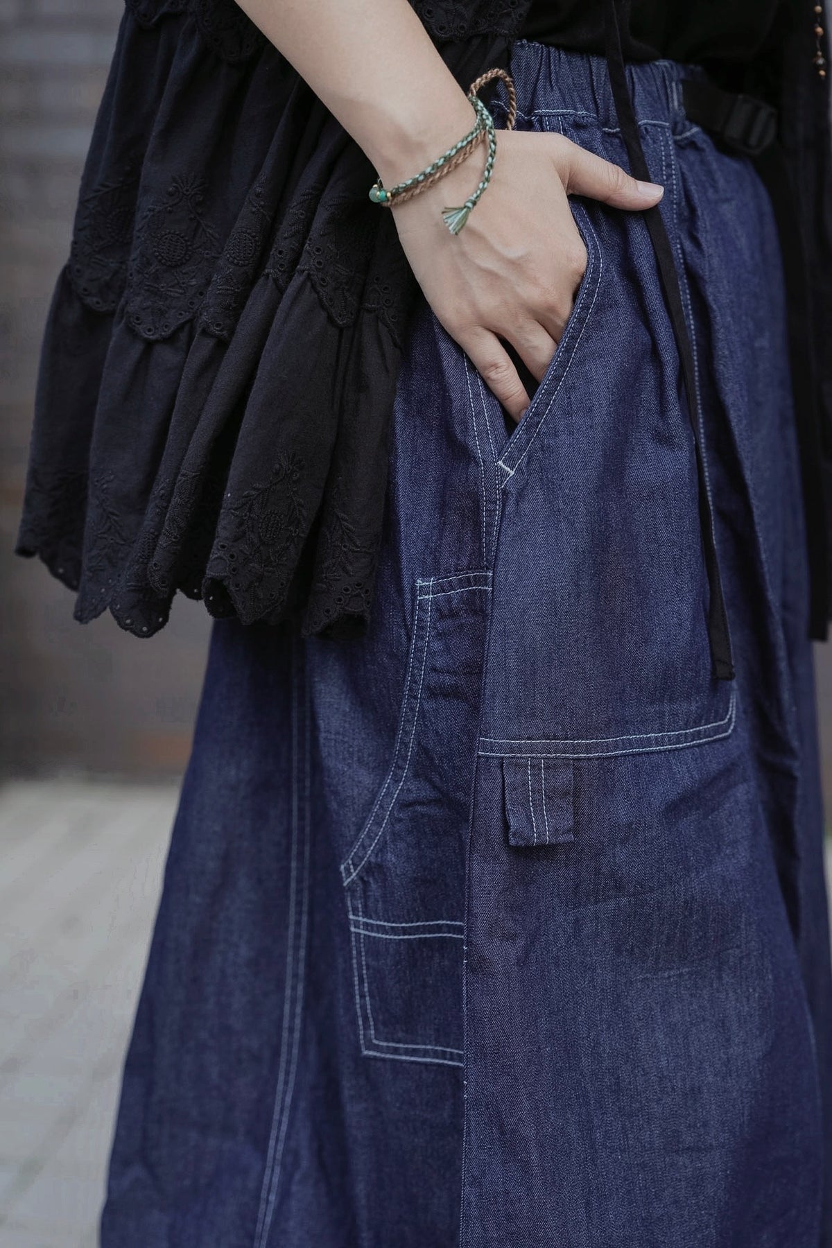 CB130 BELTED DENIM SKIRT