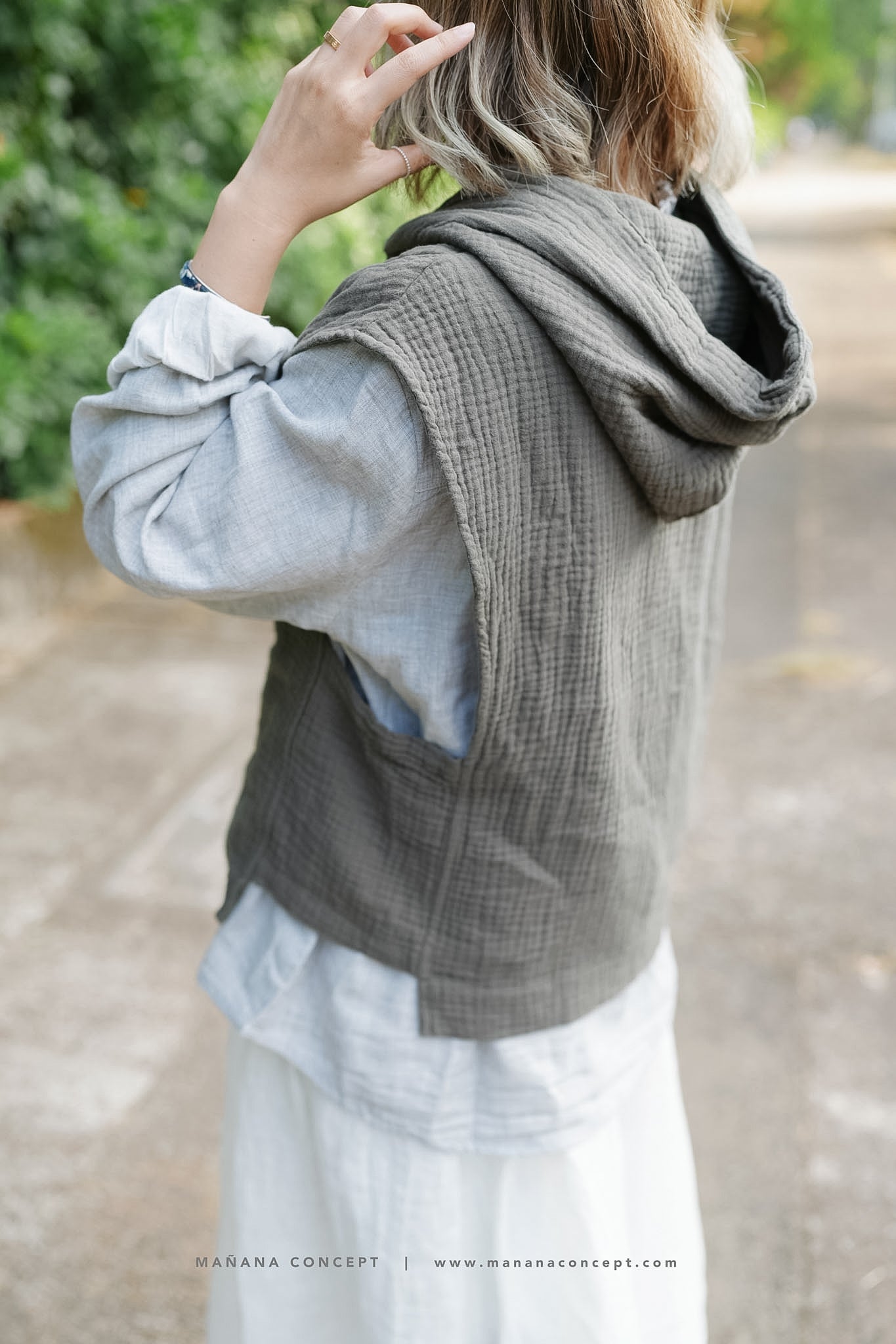 CA664 RUFFLE NECK DOUBLE CLOTH SHIRT