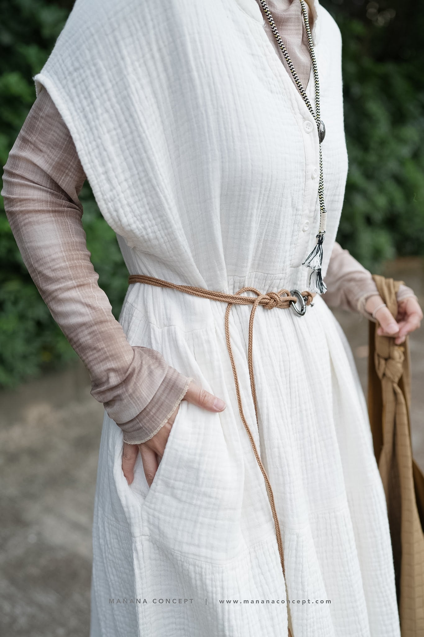 CA663 V-NECK BUTTON OP DRESS