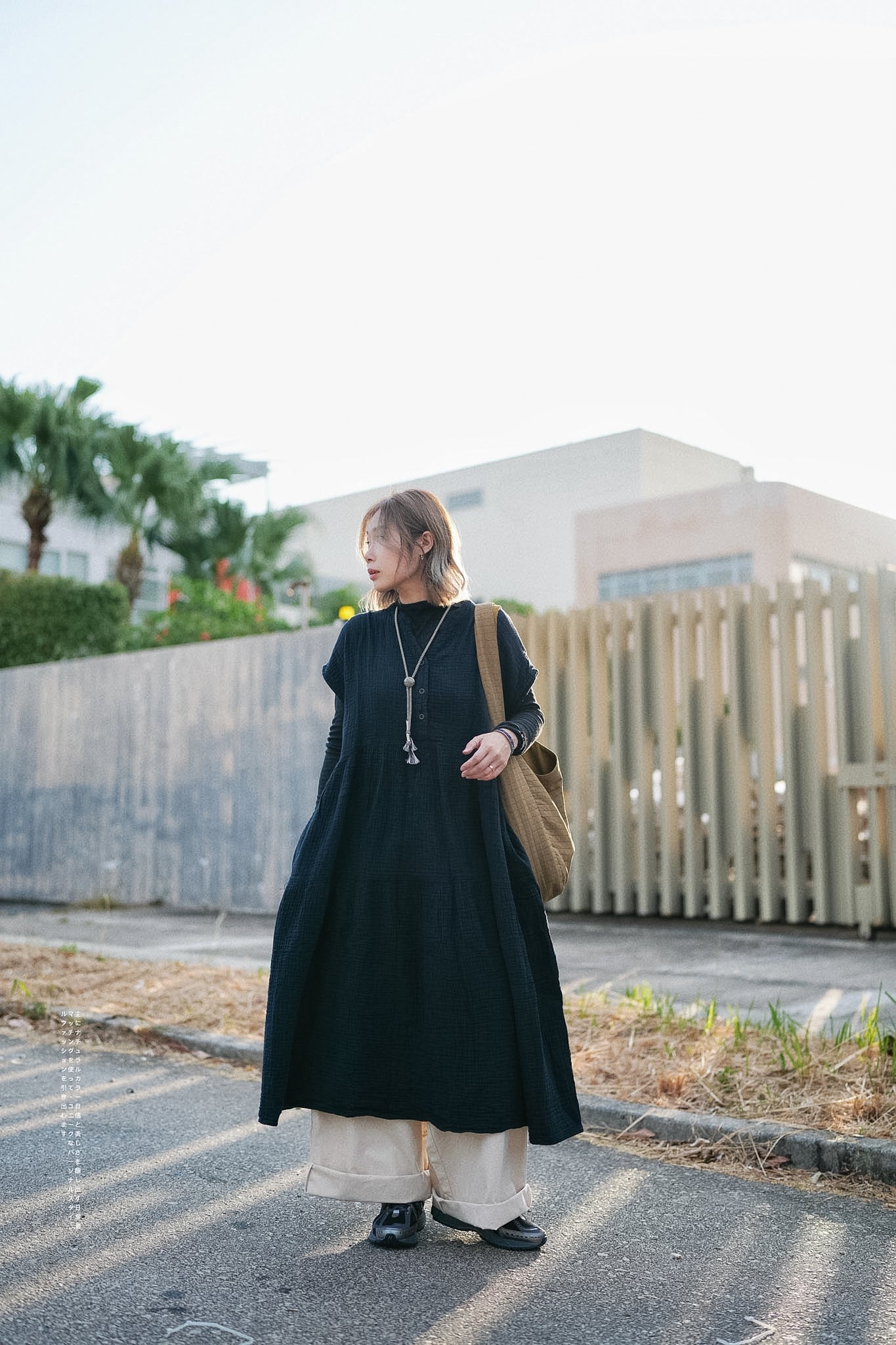 CA663 V-NECK BUTTON OP DRESS