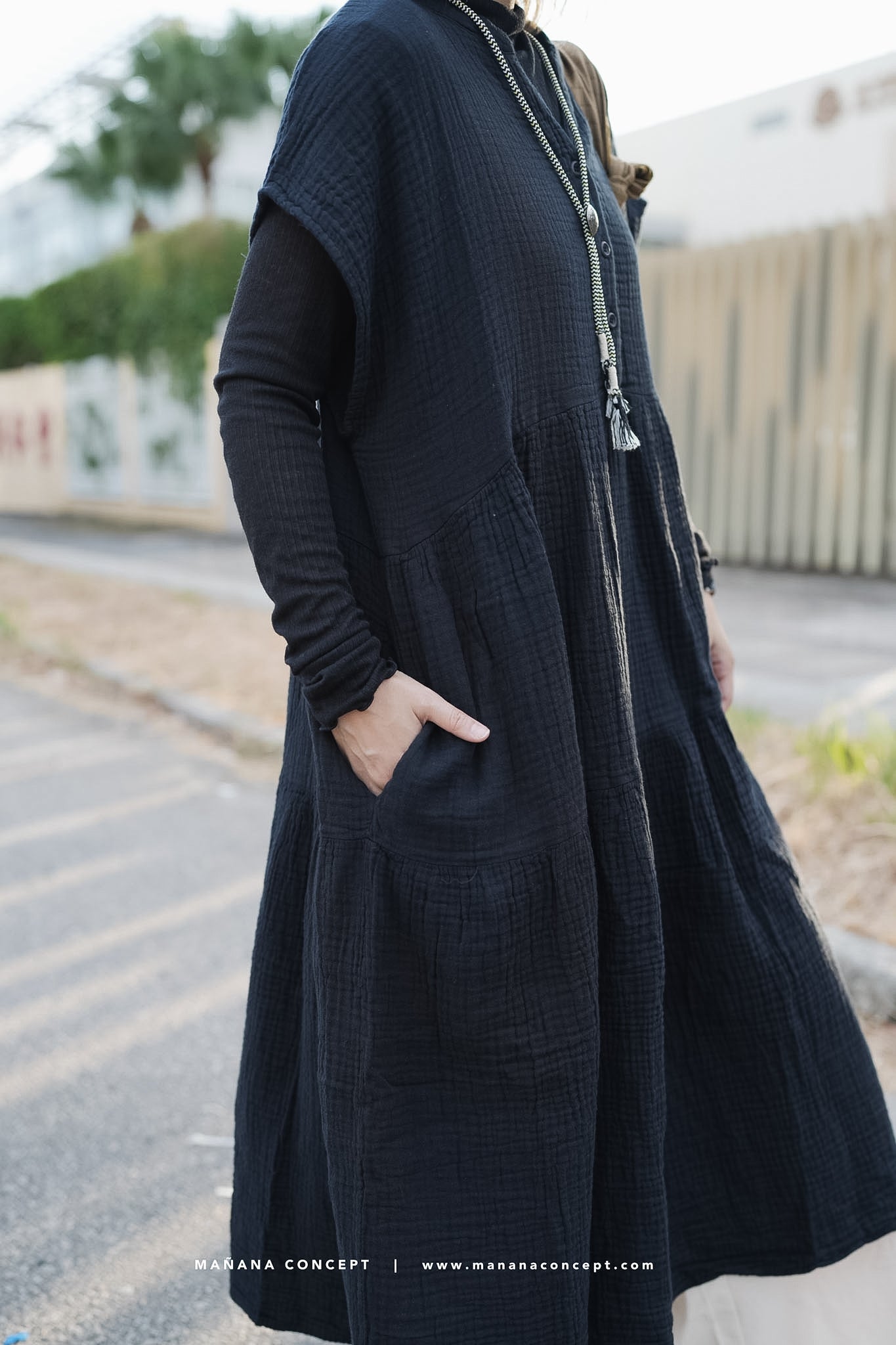 CA663 V-NECK BUTTON OP DRESS