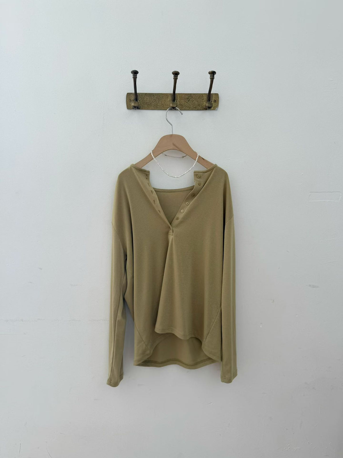 MB068 HENLEY NECK TEE