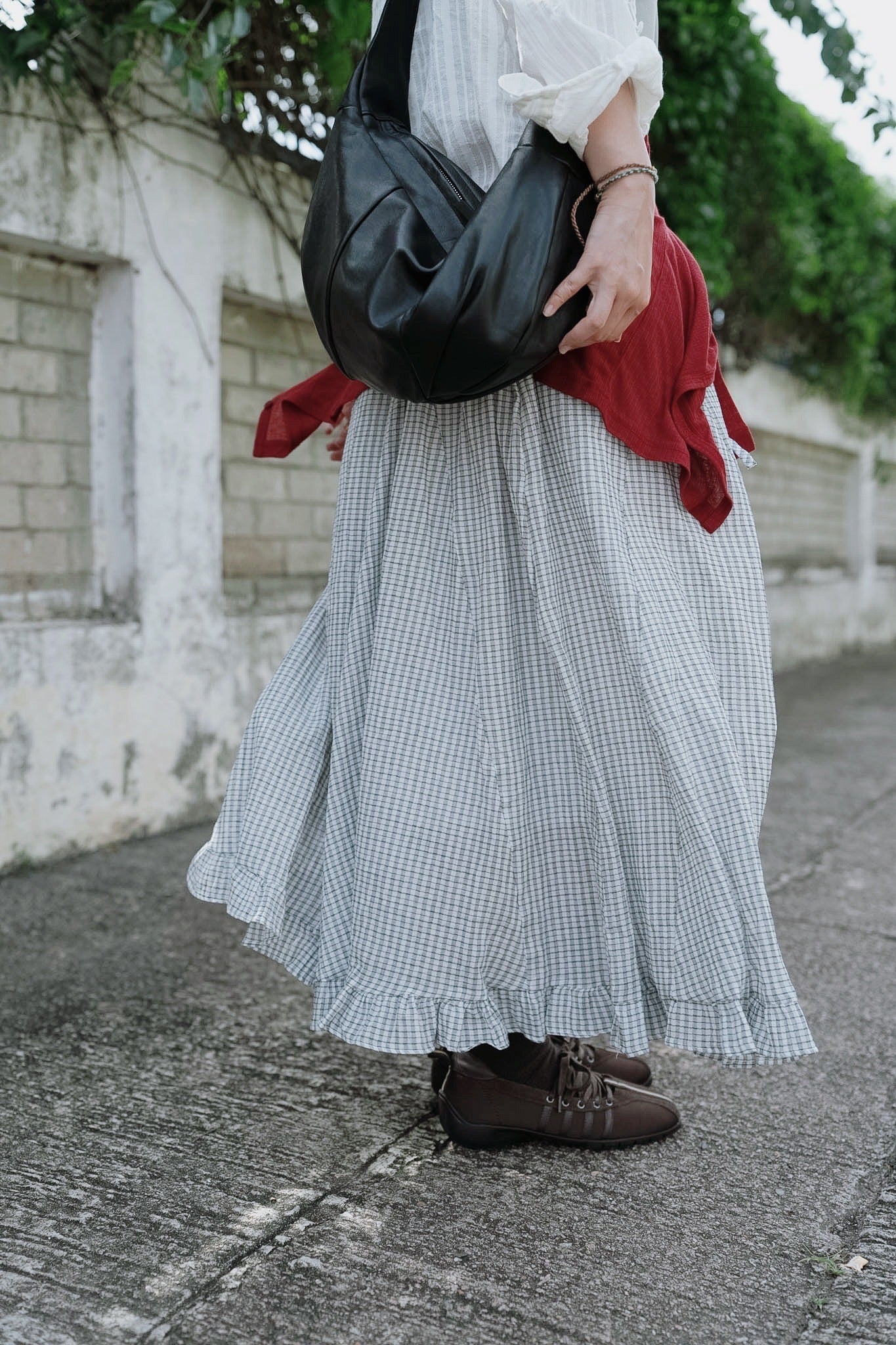 MB015 HANDMADE LAMBSKIN CROISSANT HOBO BAG