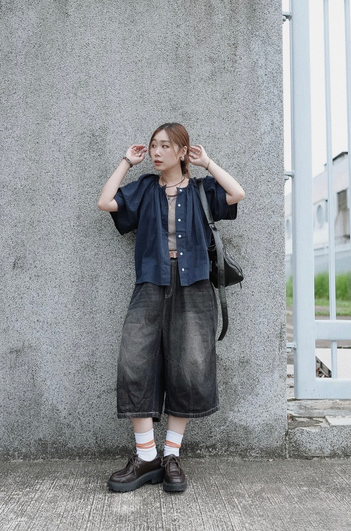 CB128 3D-CUT WASHED DENIM SHORTS
