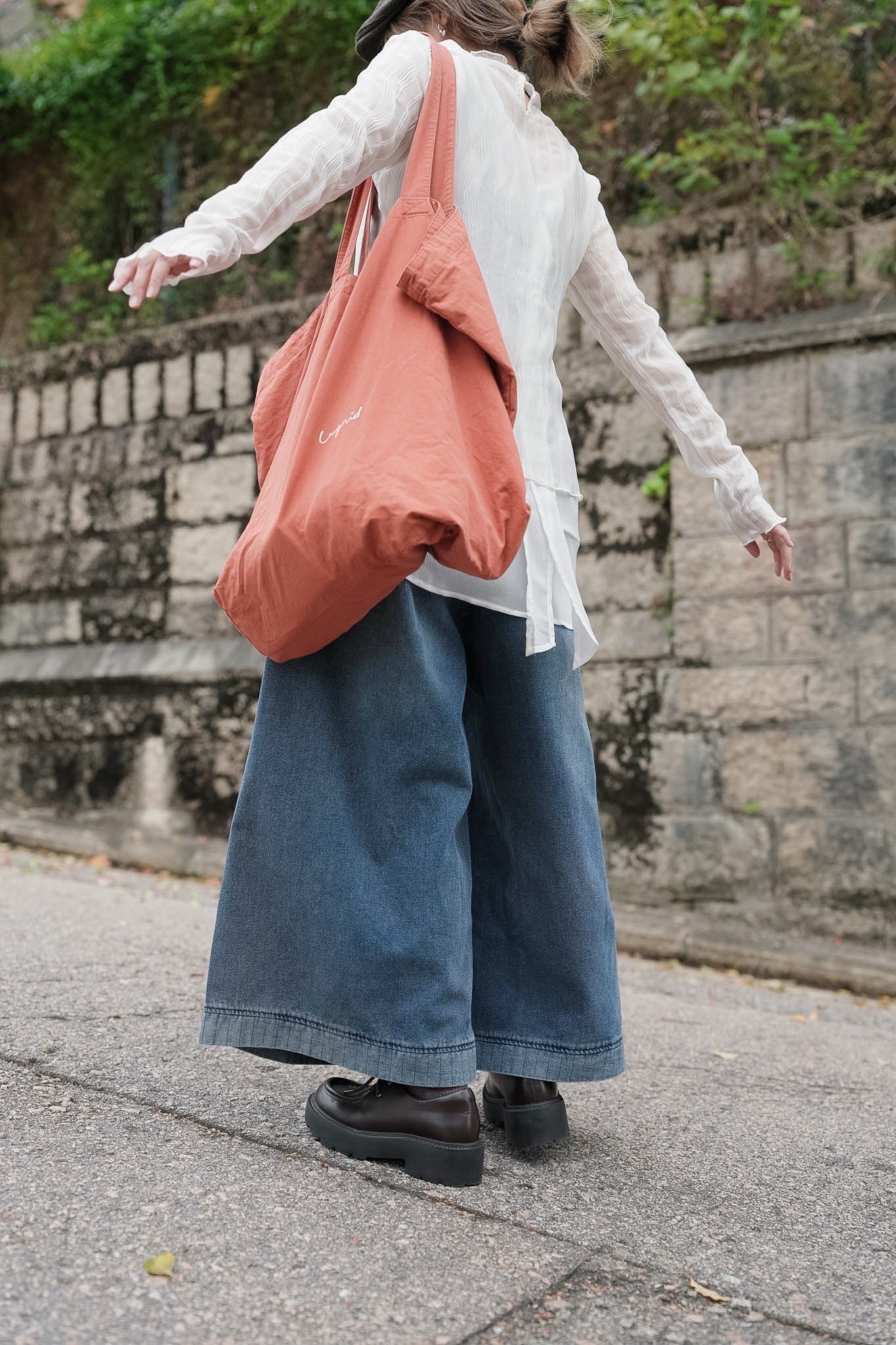 MZ981 VINTAGE WASH WIDE-LEG JEANS