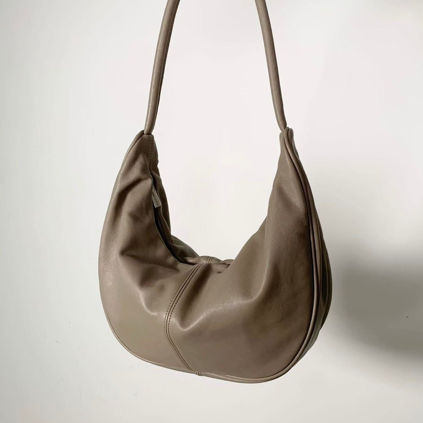 MZ943 ITALIAN LEATHER HANDMADE CURVE SHOULDER BAG