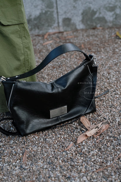 ❗️斷貨王❗️MATIN KIM SIDE ZIPPER SHOULDER BAG - BLACK/GREY/DK BROWN