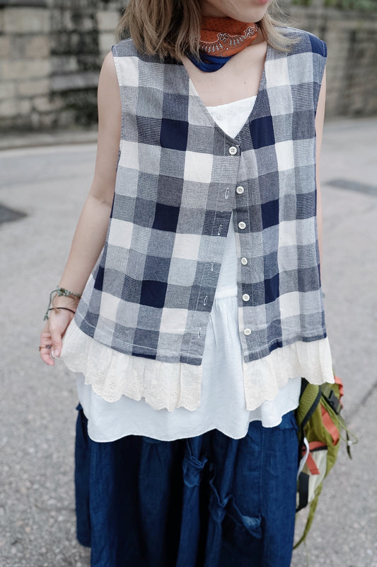 CB122 CHECK PATTERN LACE VEST TOP