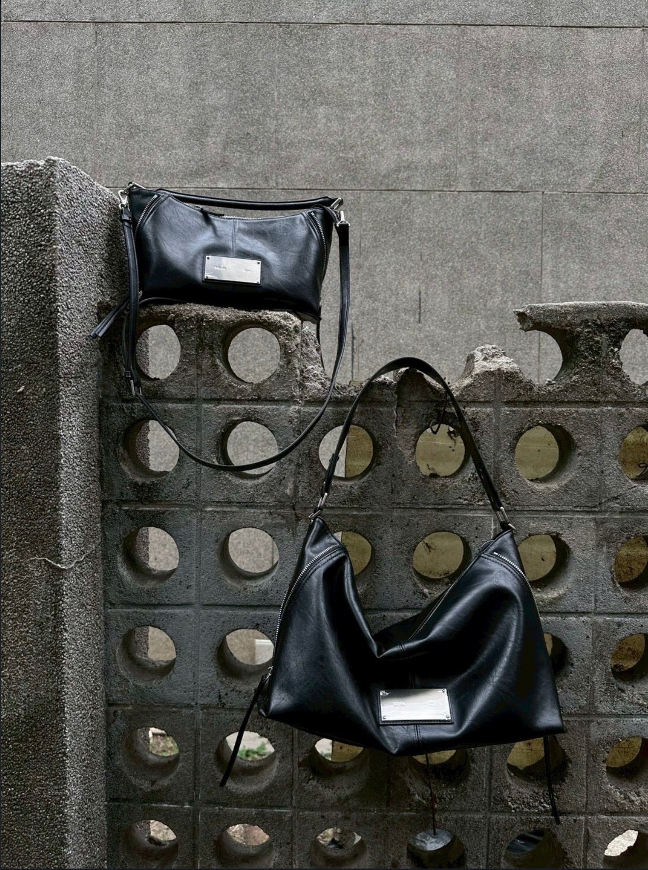 【斷貨王】MATIN KIM SIDE ZIPPER SHOULDER BAG