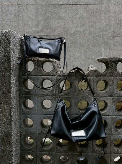 【斷貨王】MATIN KIM SIDE ZIPPER SHOULDER BAG