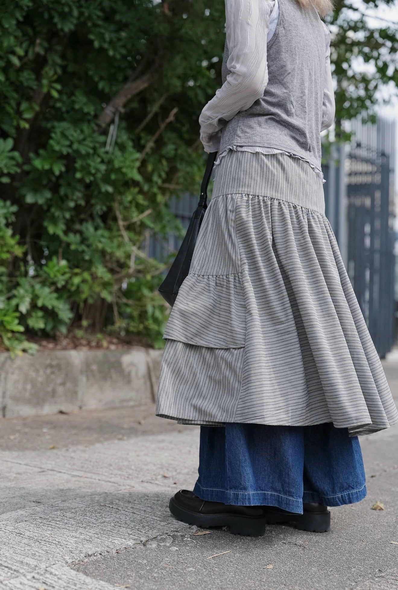 MZ977 ASYMMETRIC STRIPED SKIRT