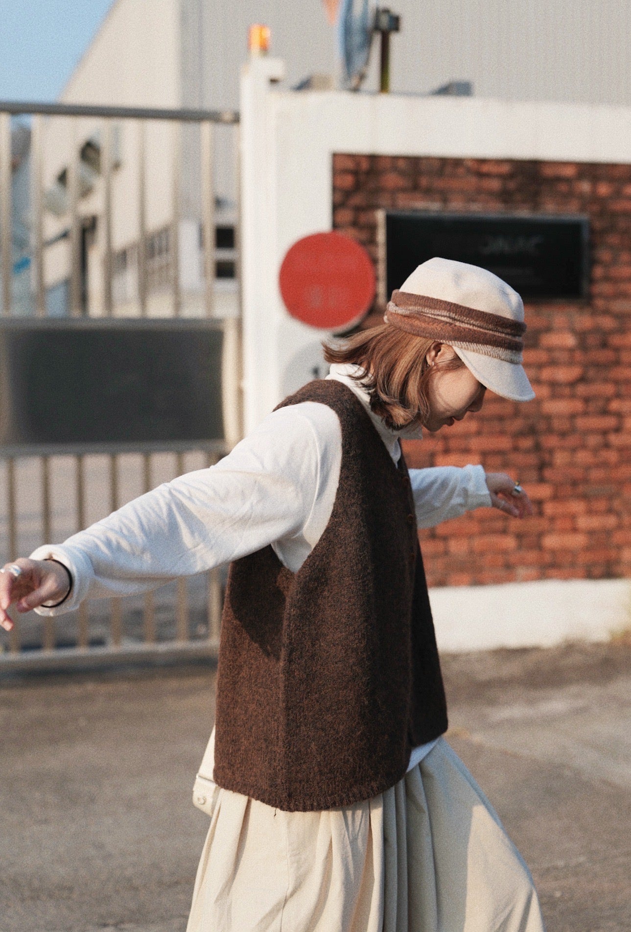 MZ919 WOOL SPLIT VEST TOP