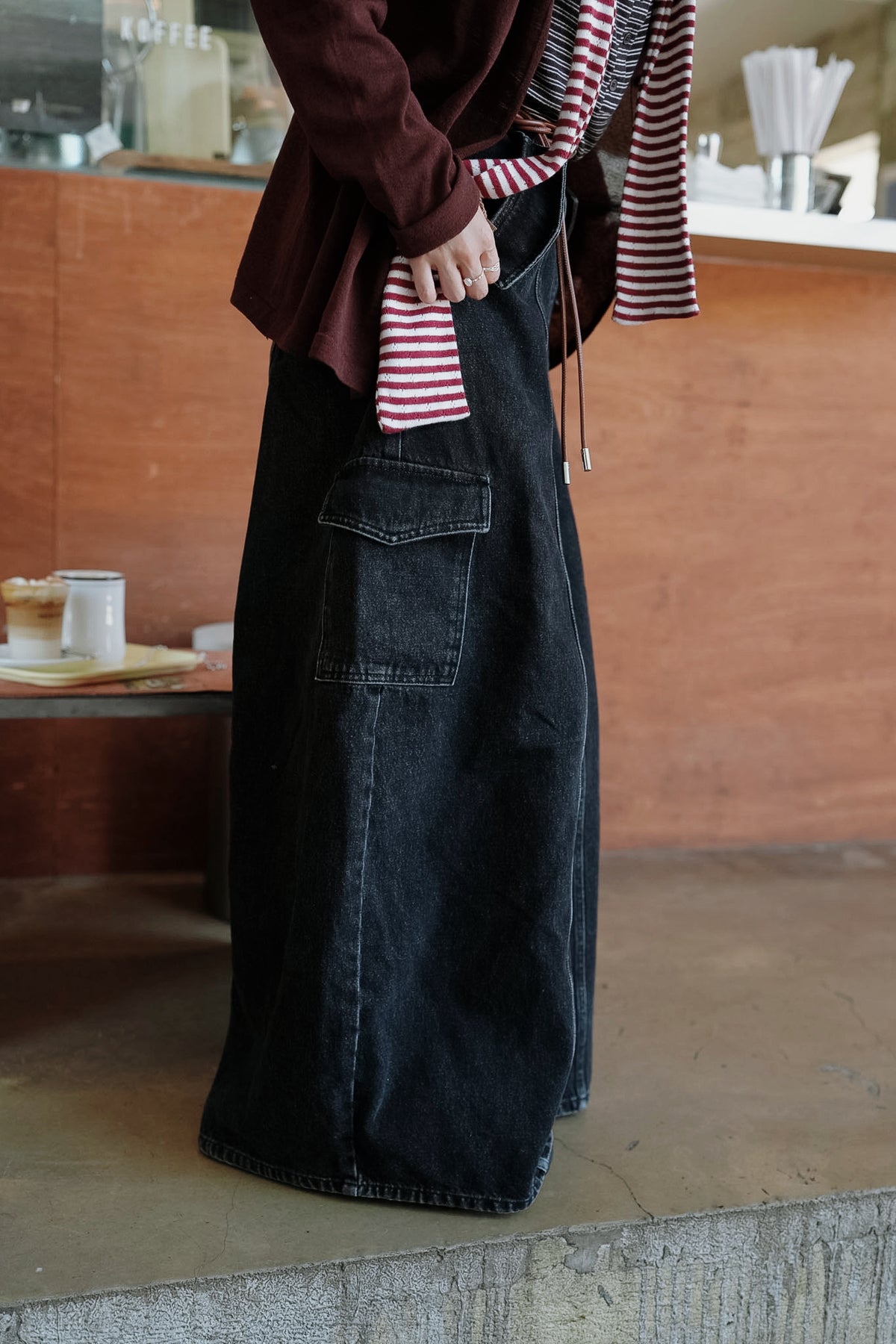 MB063 LOOSE FIT CARGO DENIM JEANS