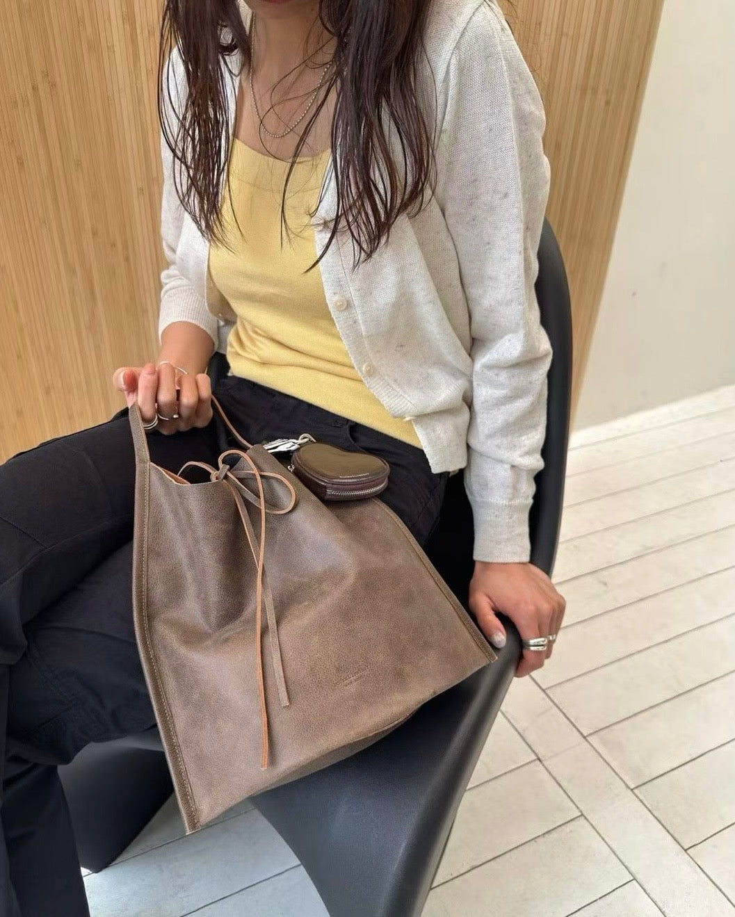 MB016 HANDMADE LEATHER FLAT SHOULDER BAG (單肩款）