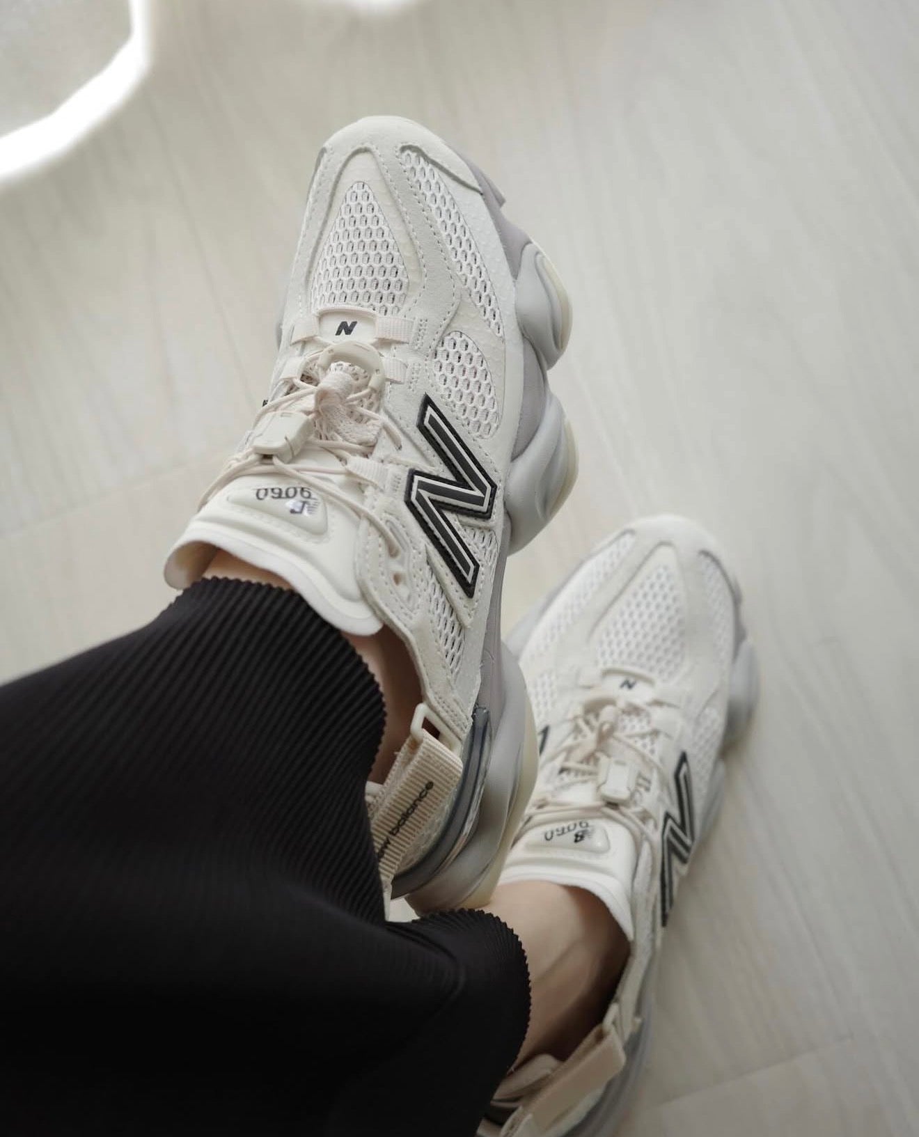 NEW BALANCE U9060 - 灰白/ 銀黑/ 米白/ 全黑