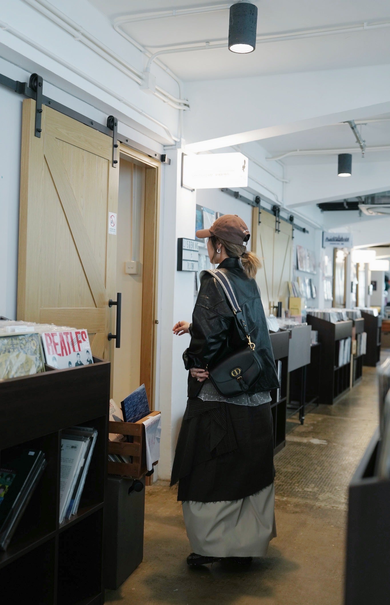 MZ945 FAUX LEATHER TRENCH JACKET