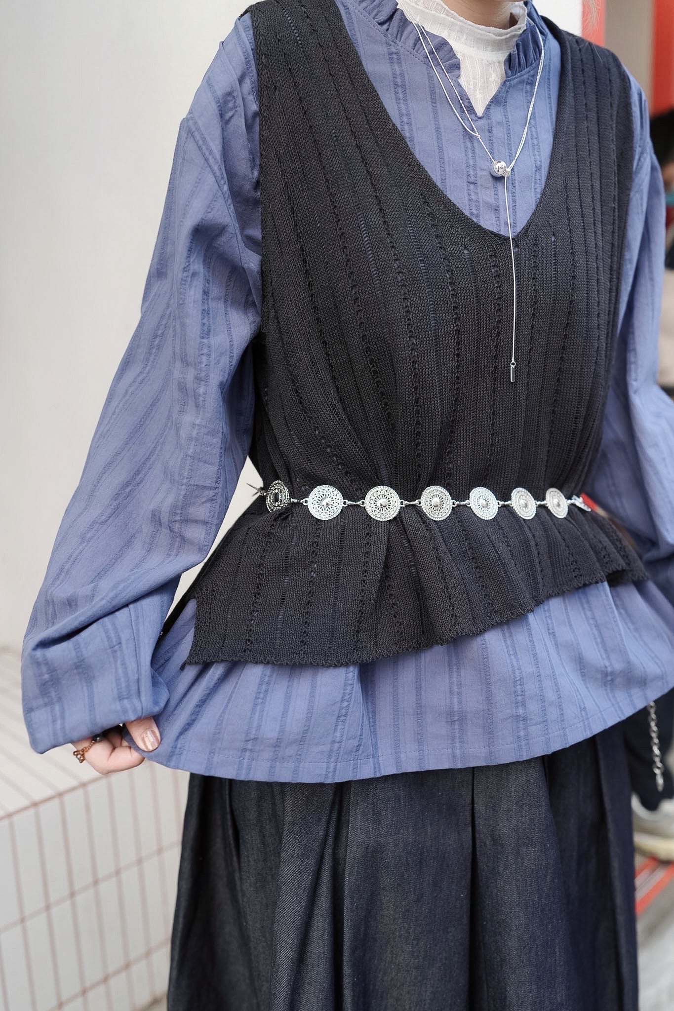 MZ967 RUFFLE COLLAR DOBBY BLOUSE