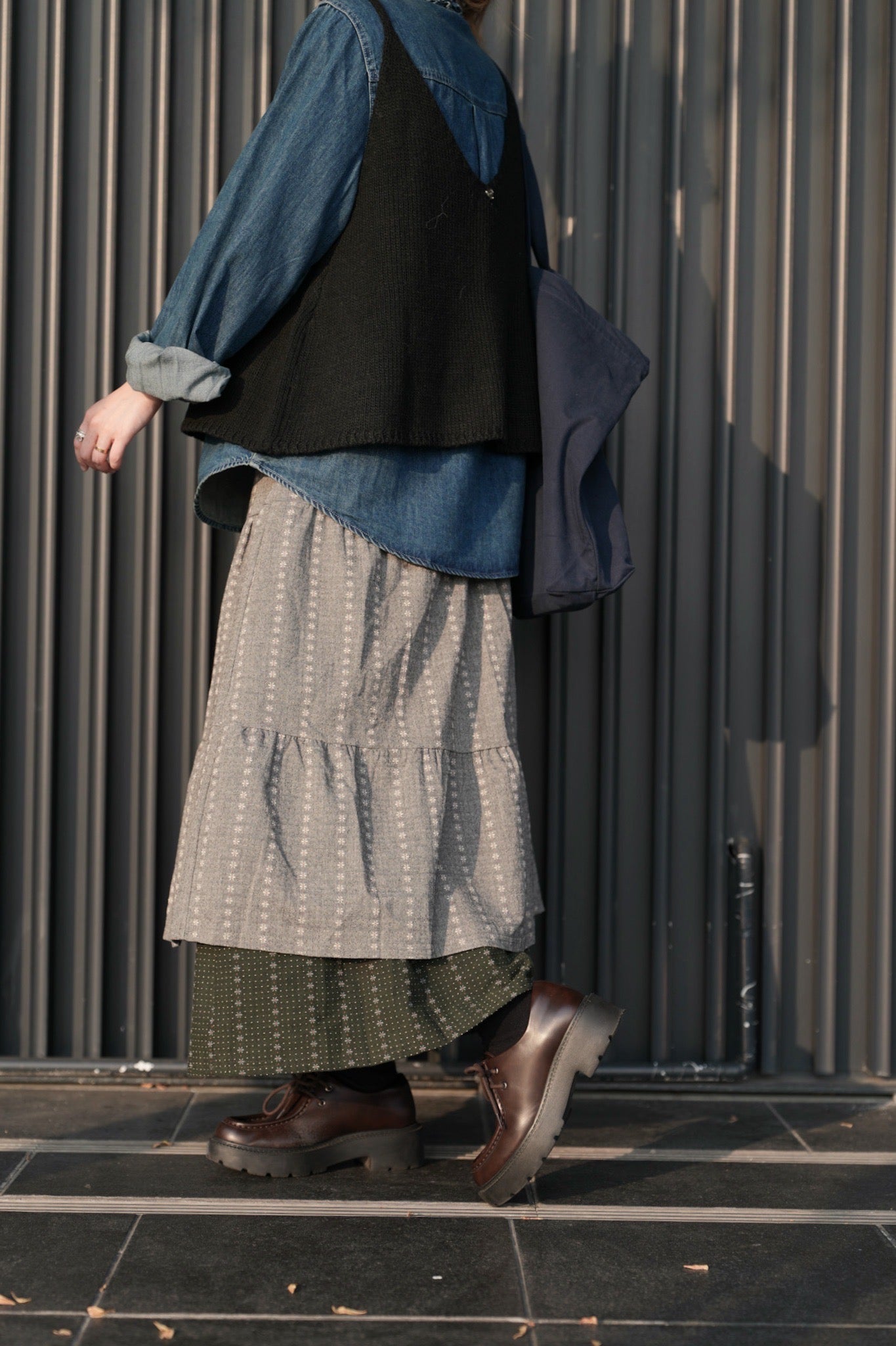 MZ946 V-NECK KNITTED VEST TOP