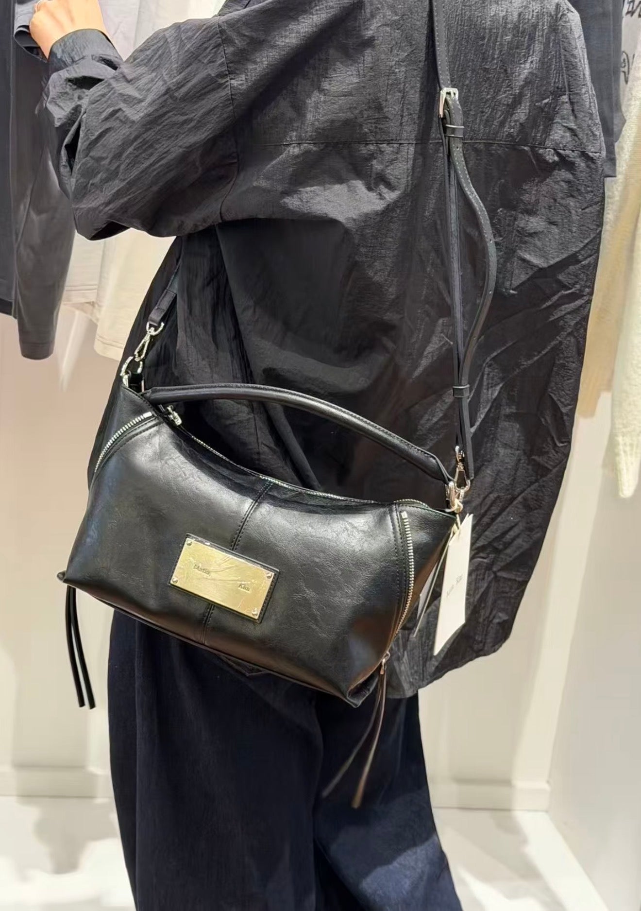 ❗️斷貨王❗️MATIN KIM SIDE ZIPPER SHOULDER BAG - BLACK/GREY/DK BROWN