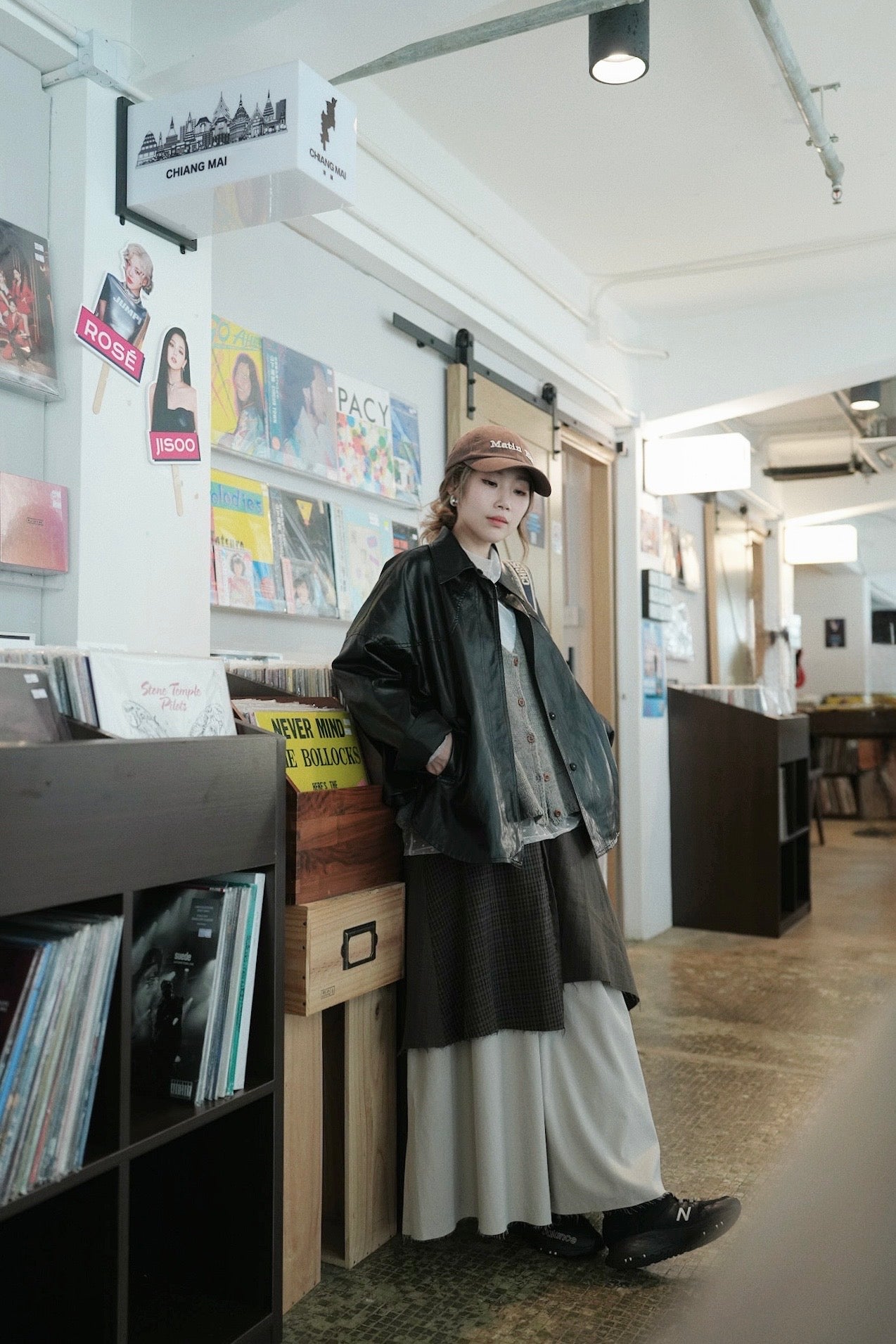 MZ946 V-NECK KNITTED VEST TOP