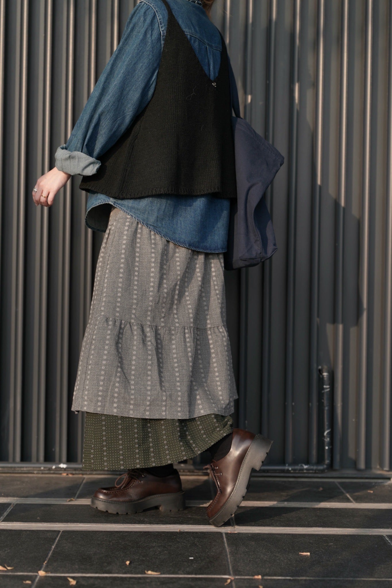 MZ948 RUFFLED COLLAR NECK DENIM SHIRT