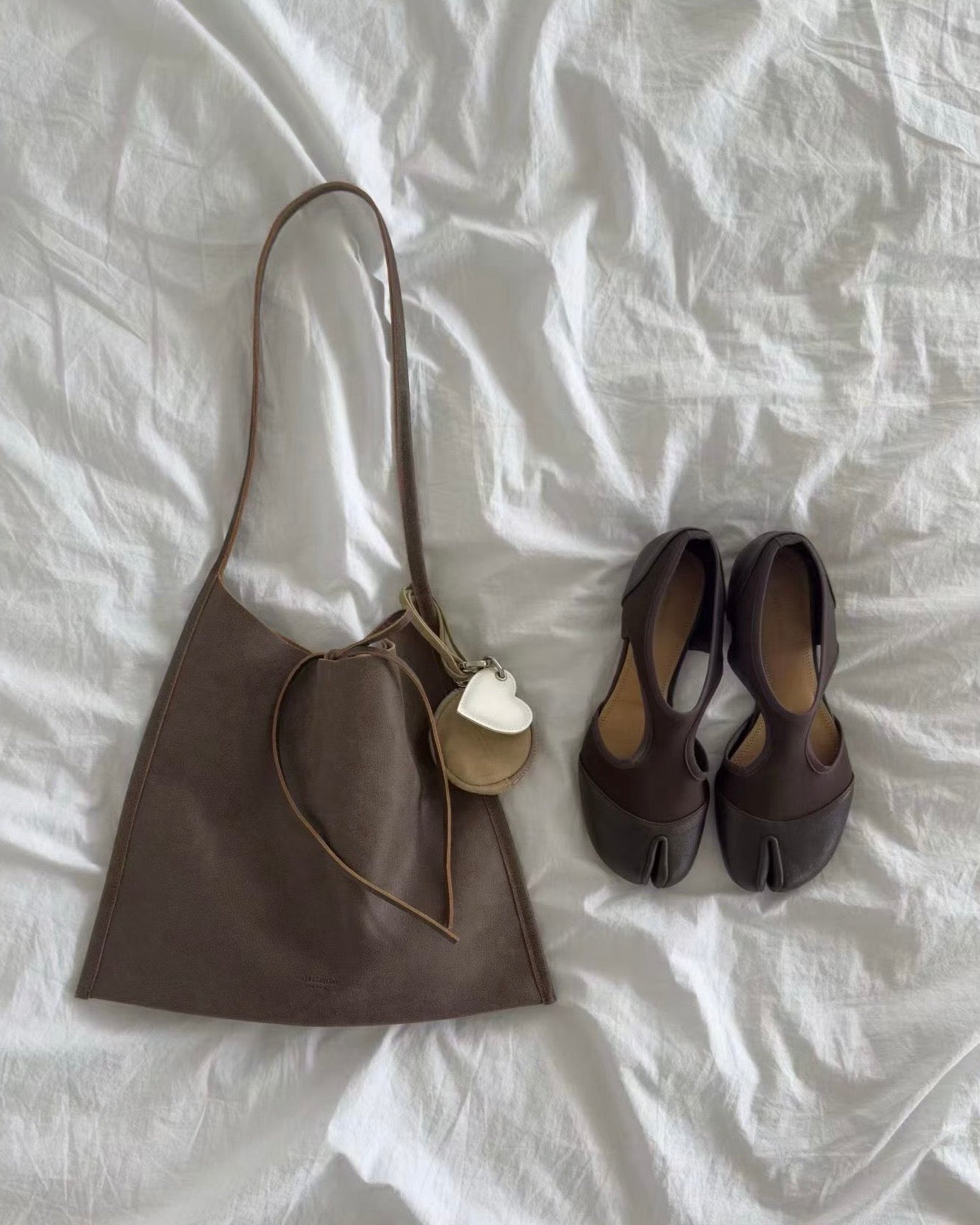 MB016 HANDMADE LEATHER FLAT SHOULDER BAG (單肩款）