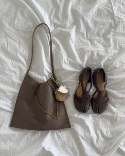 MB016 HANDMADE LEATHER FLAT SHOULDER BAG (單肩款）