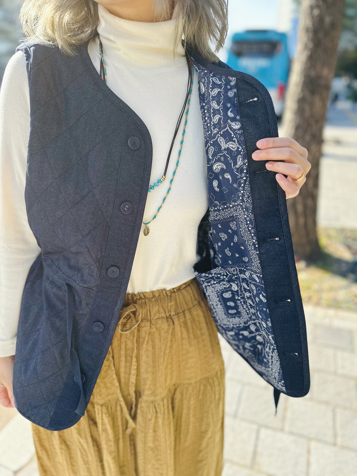 MZ855 REVERSIBLE BANDANA QUILTING VEST