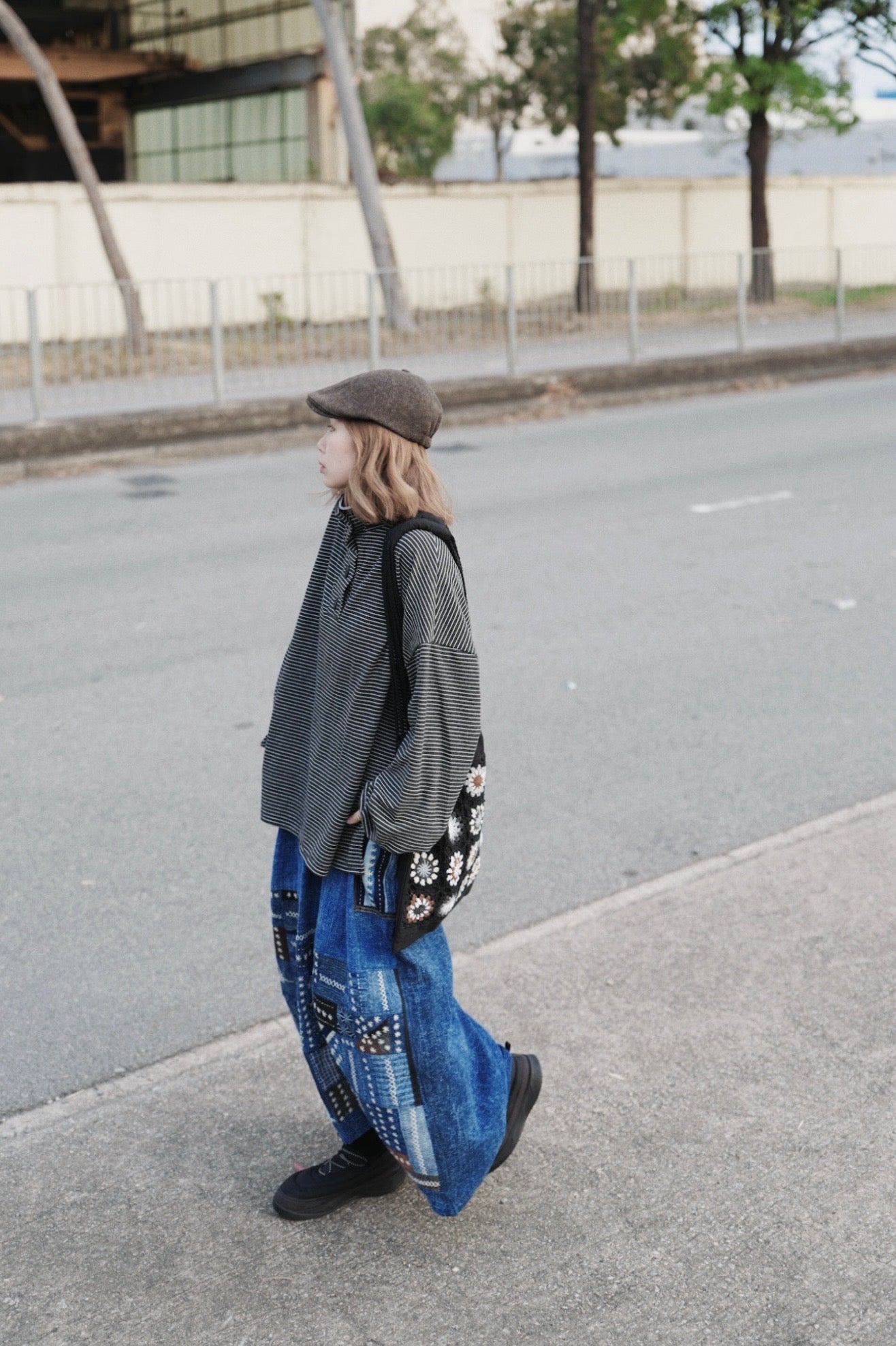 MZ910 BOTTLE NECK OVERSIZED STRIPE TOP