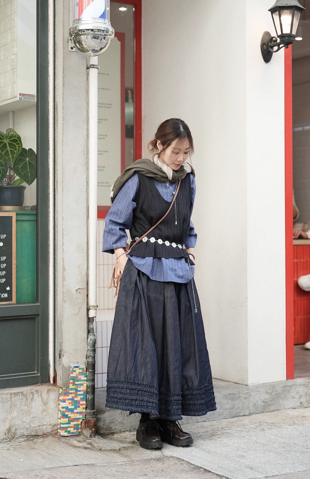 MZ967 RUFFLE COLLAR DOBBY BLOUSE