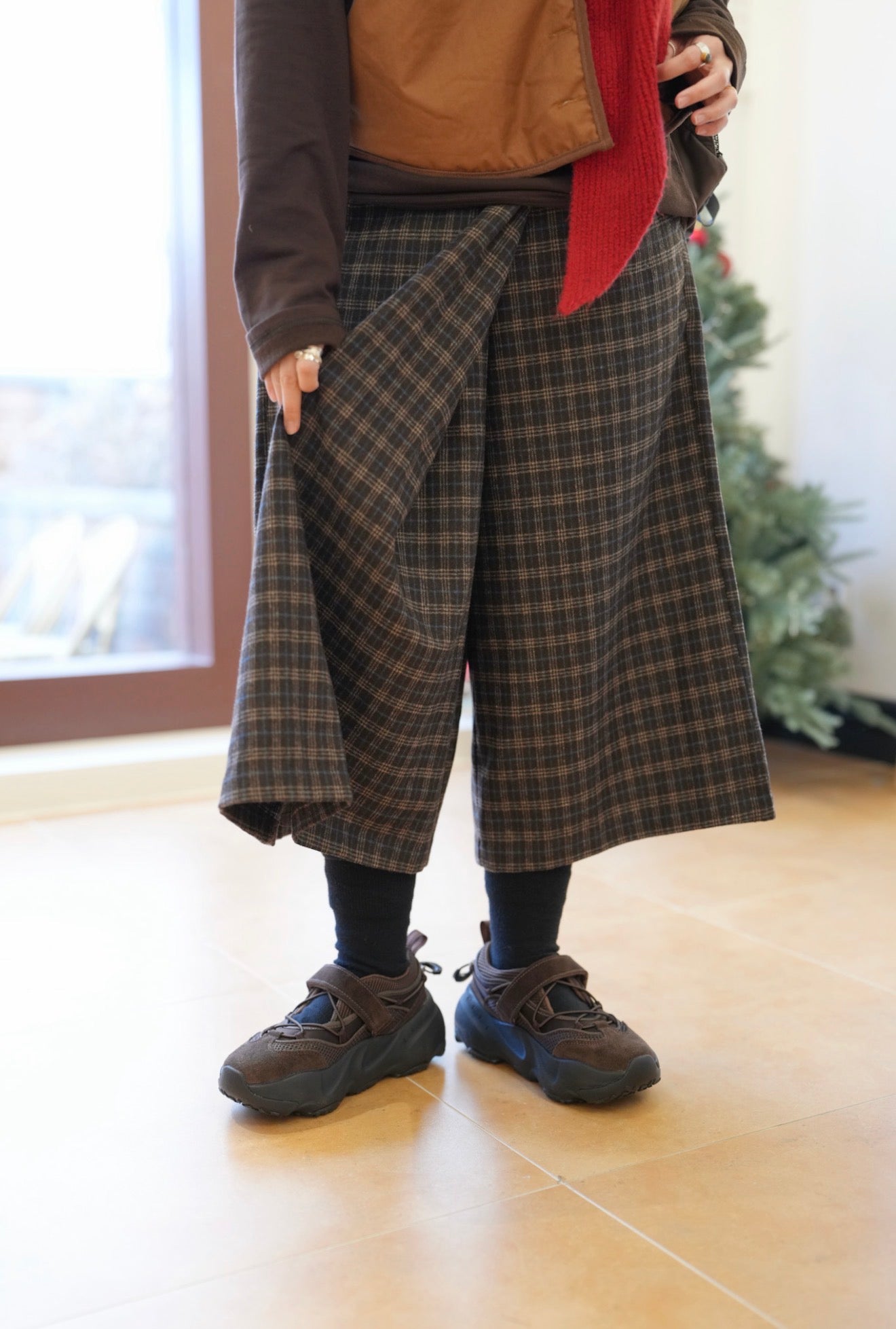 MZ937 SUEDE PLAID SKIRT PANTS