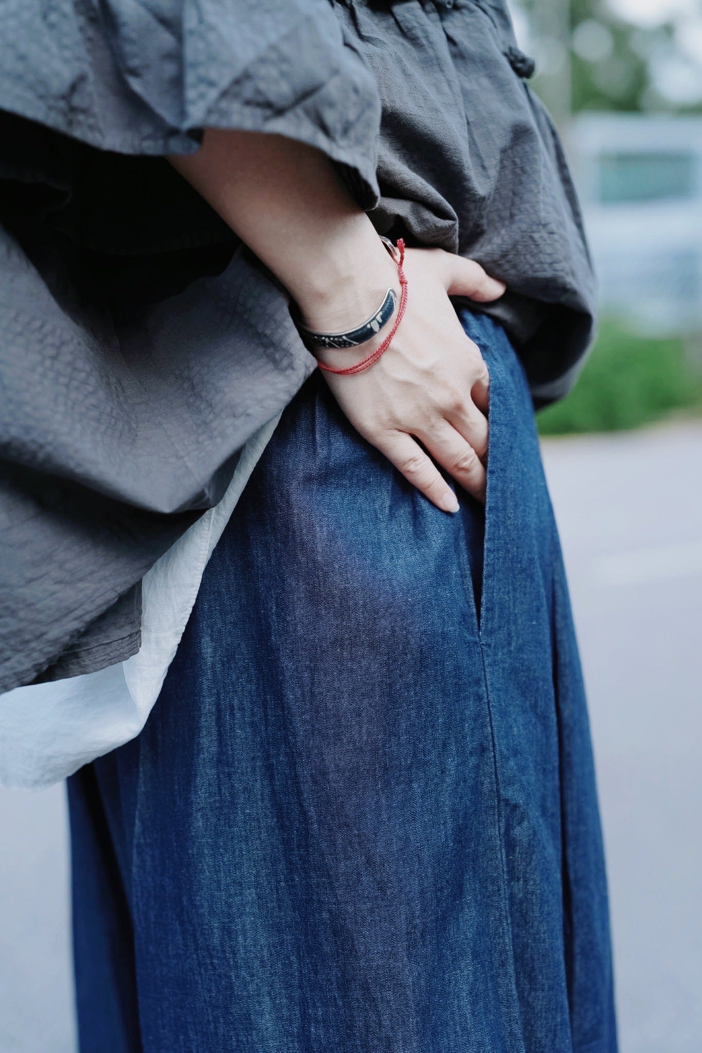 CB120 LAYERED RUFFLE DENIM JEANS