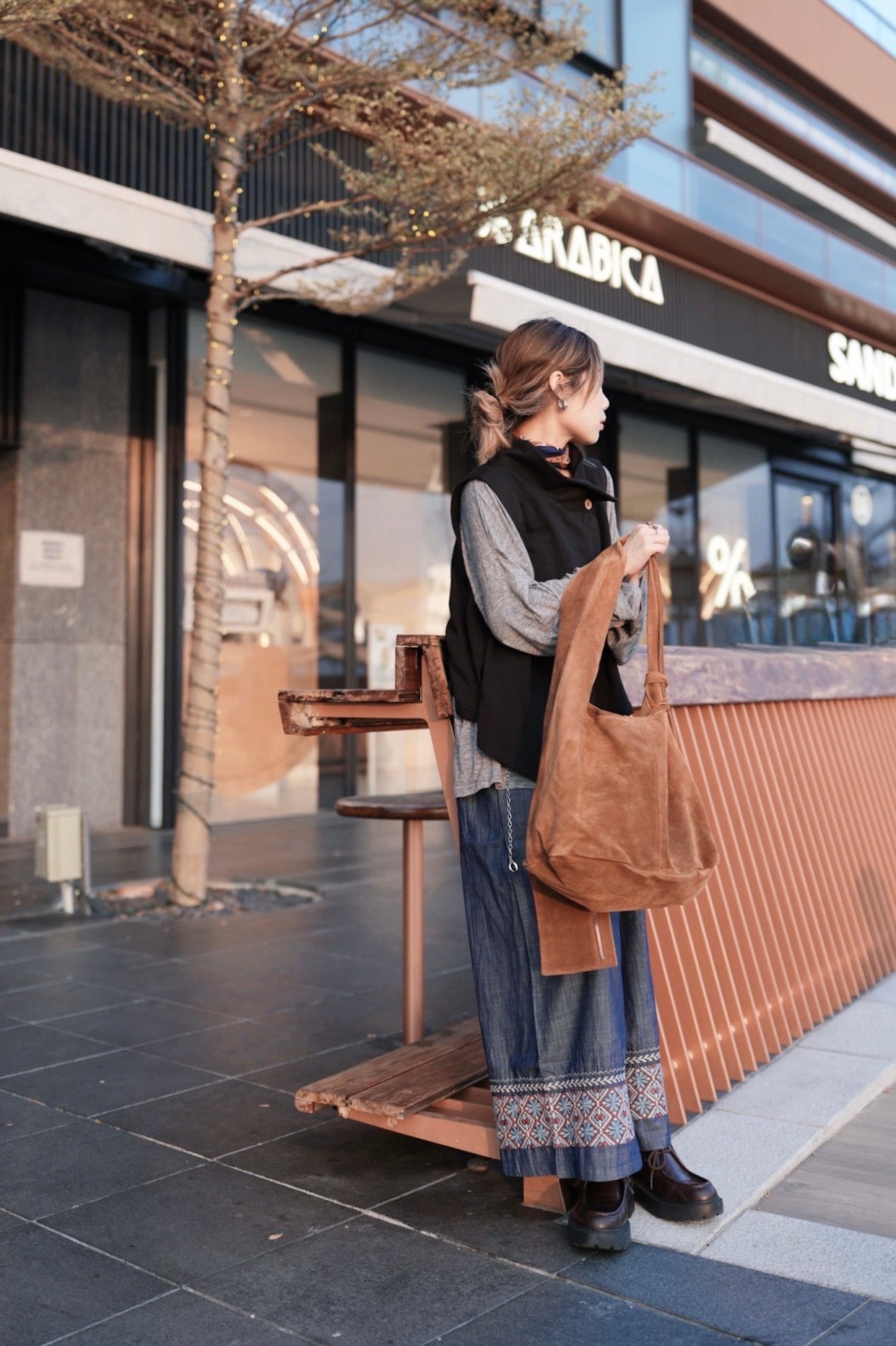 MZ955 BOTTLE NECK ASYMMETRIC VEST