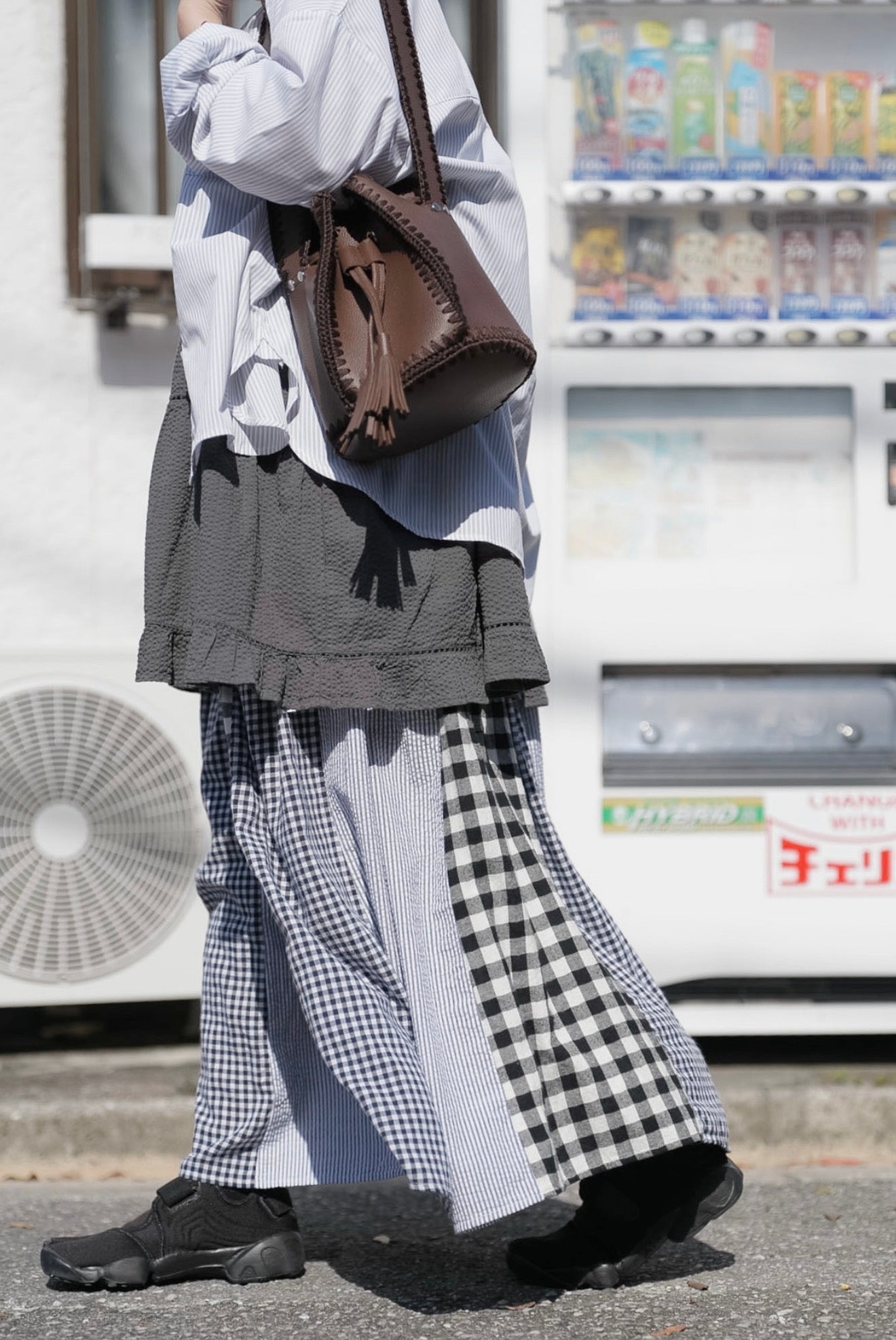 NA470 STITCHING FRINGED SHOULDER BAG