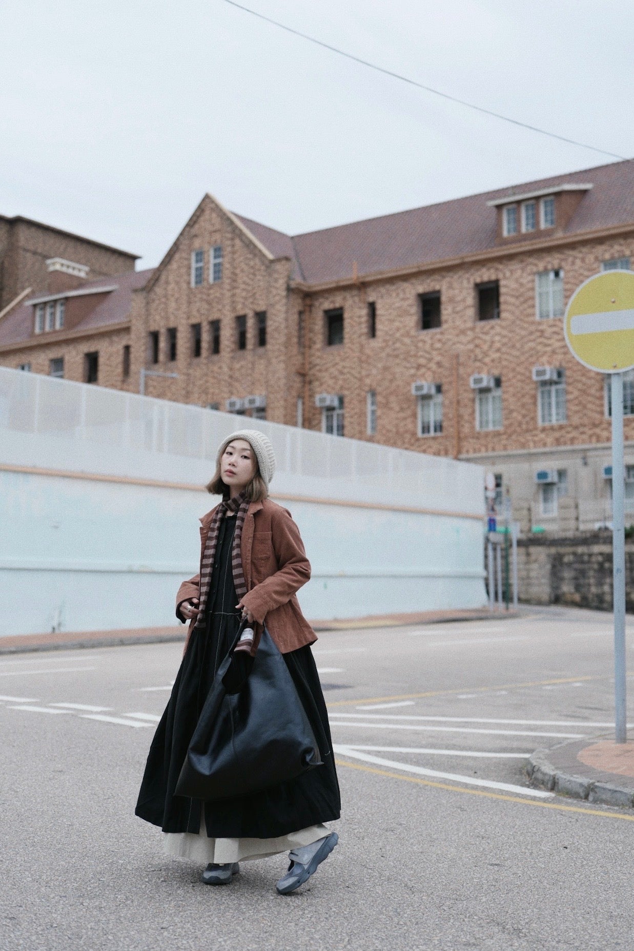 MZ852 CONTRASTED STITCH SHIRT DRESS