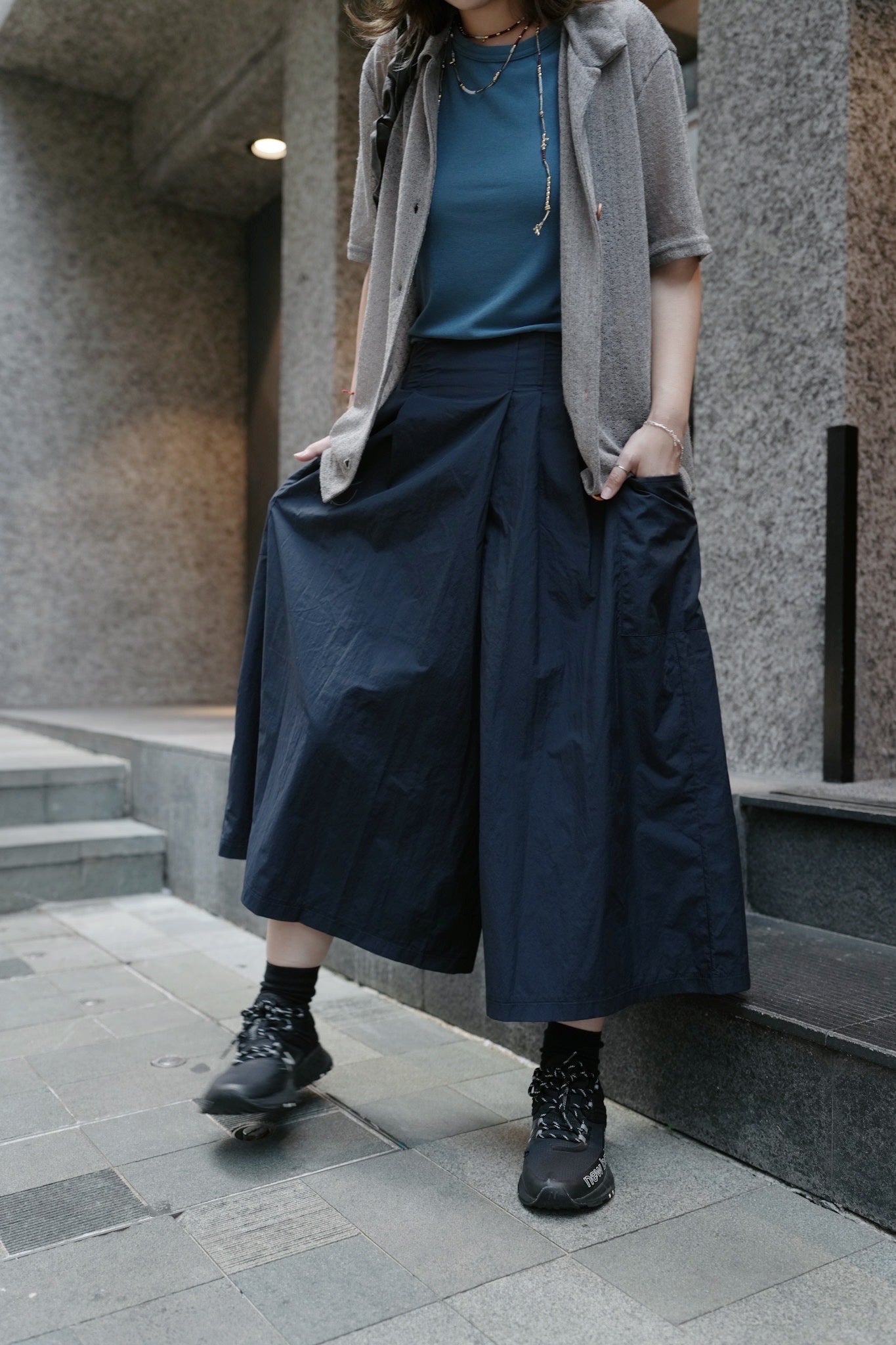 MZ817 LT-WEIGHT PLEATED CULOTTES