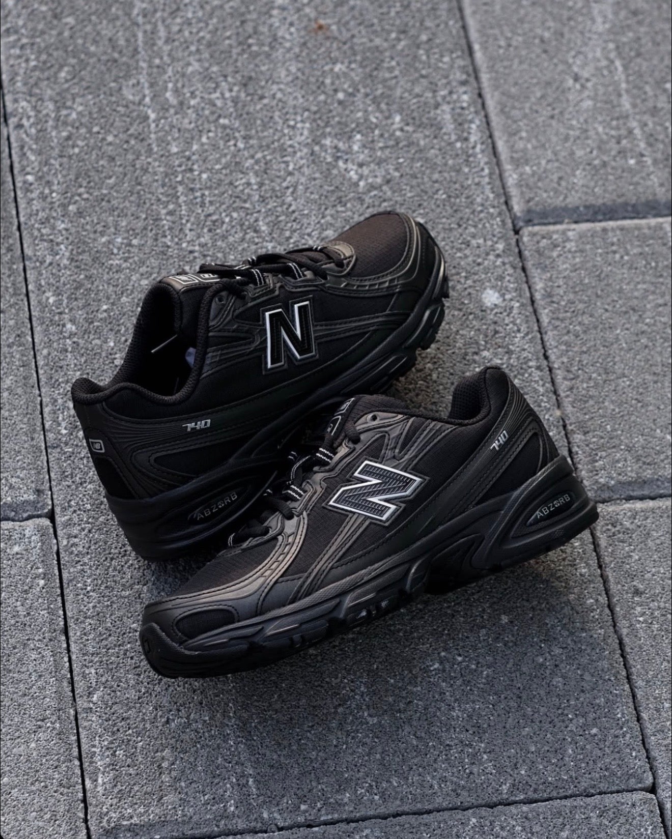 NEW BALANCE - U740